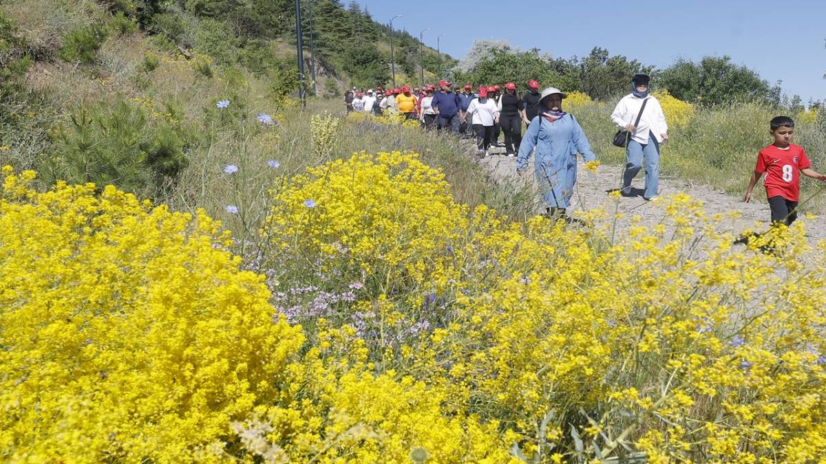 BÜYÜKKILIÇ, DOĞA YÜRÜYÜŞÜNE KATILDI