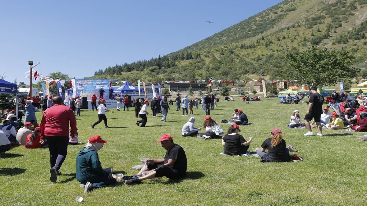 BÜYÜKKILIÇ, DOĞA YÜRÜYÜŞÜNE KATILDI