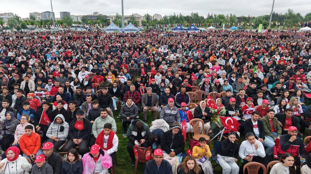 KAYSERİ, MİLLİ TAKIM İÇİN TEK YÜREK OLDU