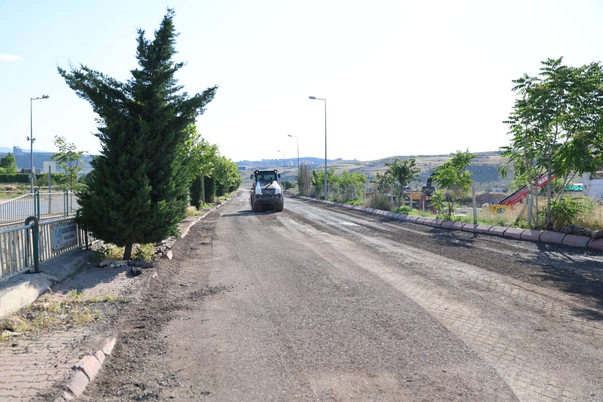 MELİKGAZİ BELEDİYESİ’NDEN ASFALT ATAĞI