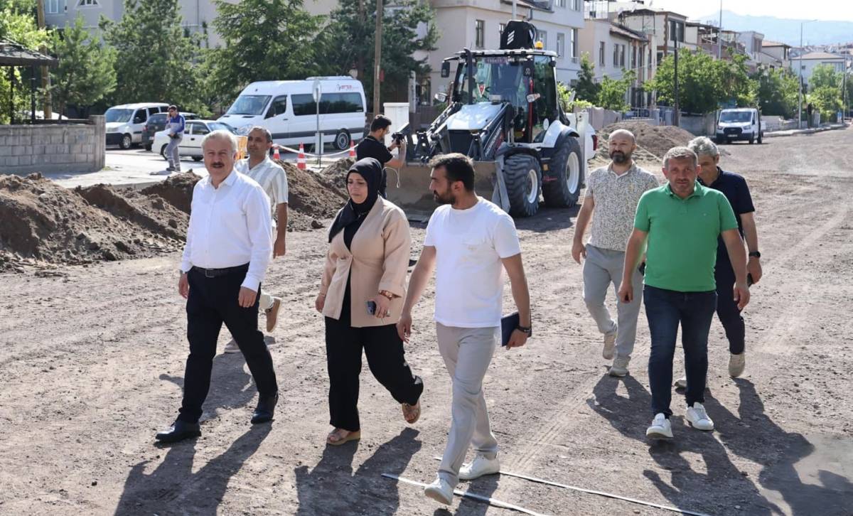 MELİKGAZİ BELEDİYESİ’NDEN ASFALT ATAĞI