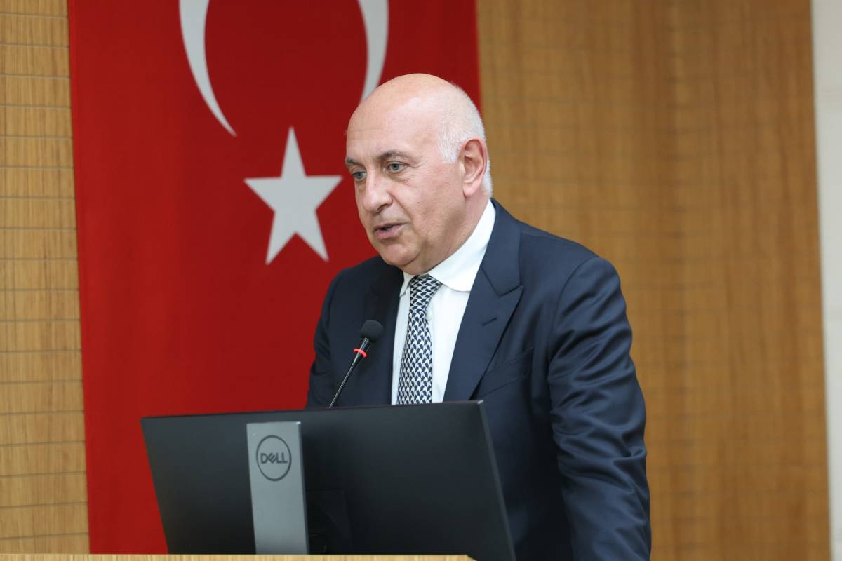HAYIRSEVER İŞ İNSANI ASIM KİBAR, ERÜ’DE ANILDI
