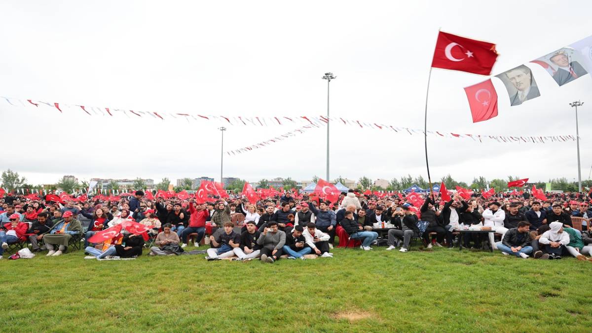 KAYSERİ, MİLLİ TAKIM İÇİN TEK YÜREK OLDU