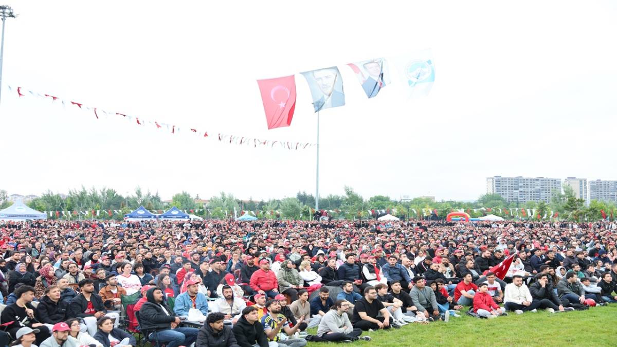 KAYSERİ, MİLLİ TAKIM İÇİN TEK YÜREK OLDU