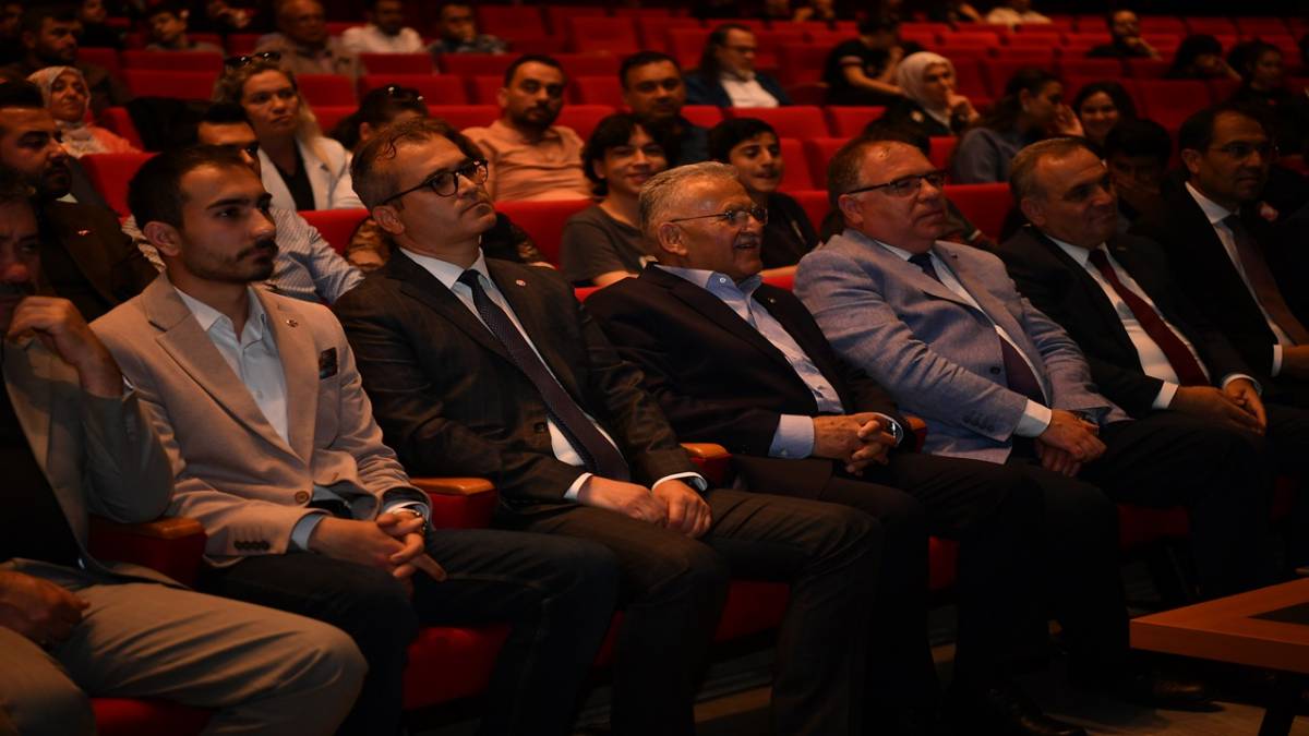 BÜYÜKKILIÇ, BAĞIMLILIK ZİRVESİ’NE KATILDI