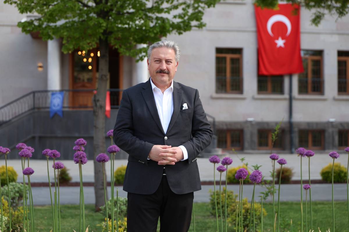 GELECEĞİN SANATÇILARINA BÜYÜK DESTEK