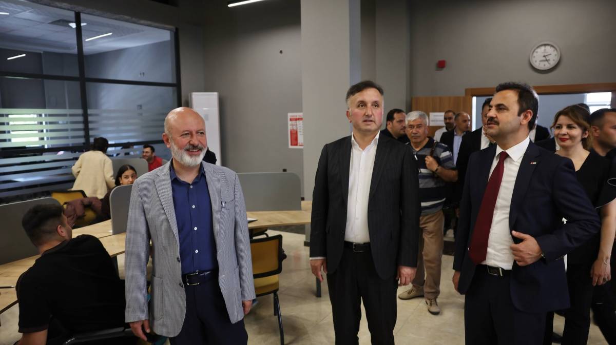ÇOLAKBAYRAKDAR, SINAVA GİRECEK ÖĞRENCİLERE BAŞARILAR DİLEDİ