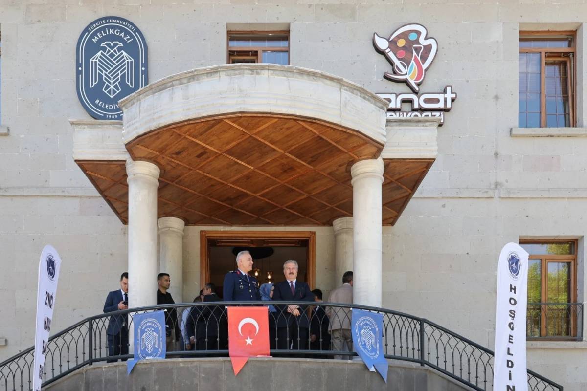2. HAVA BAKIM FABRİKA MÜDÜRLÜĞÜ 100. YIL RESİM SERGİSİ AÇILDI
