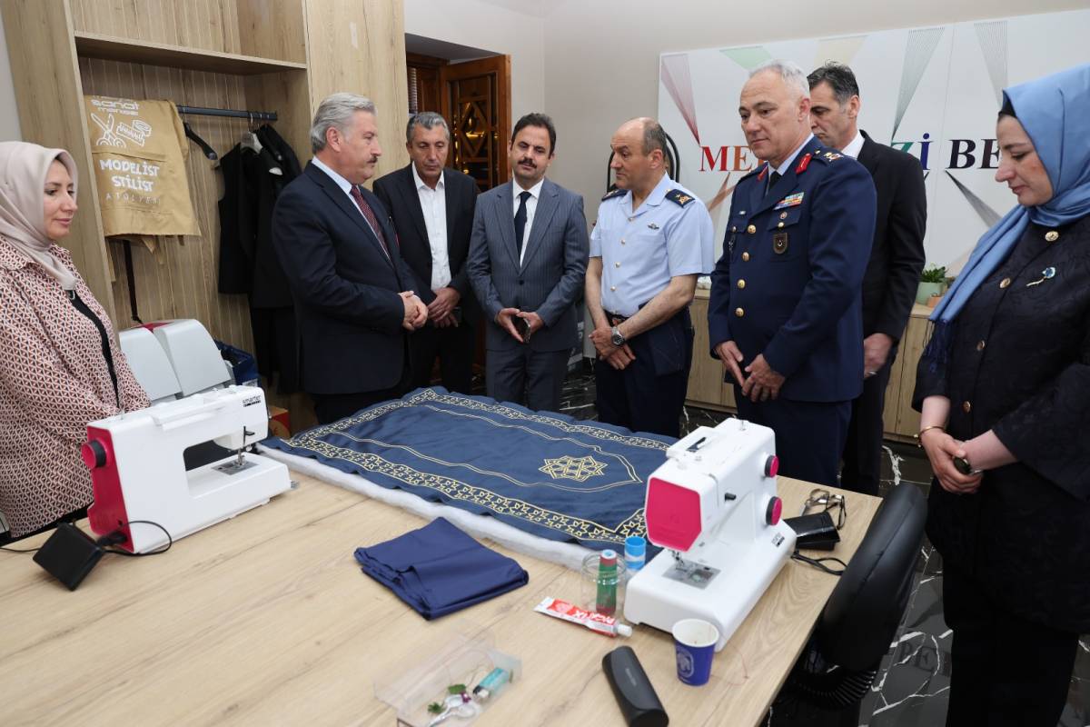 2. HAVA BAKIM FABRİKA MÜDÜRLÜĞÜ 100. YIL RESİM SERGİSİ AÇILDI