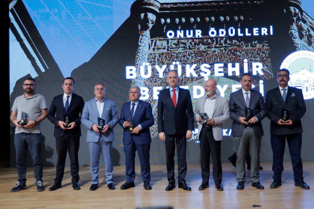 BÜYÜKKILIÇ’A TURİZMDE ÜÇ ANLAMLI ÖDÜL BİRDEN