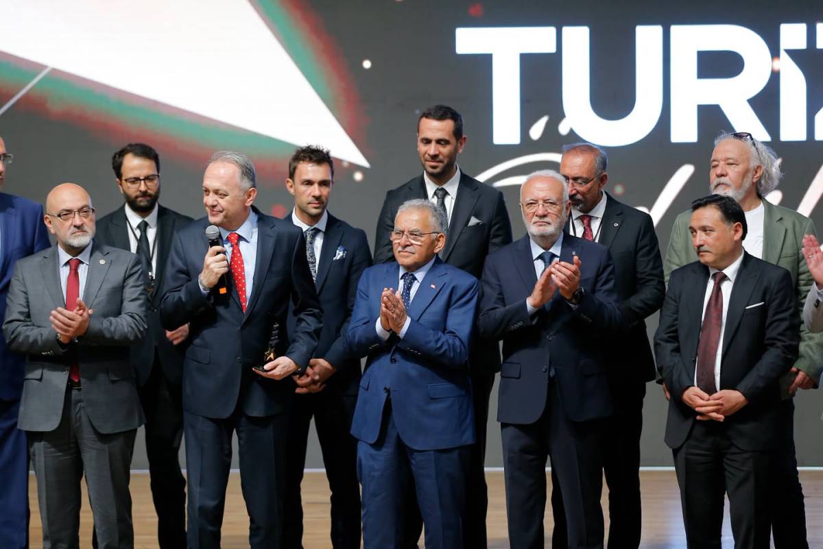 BÜYÜKKILIÇ’A TURİZMDE ÜÇ ANLAMLI ÖDÜL BİRDEN
