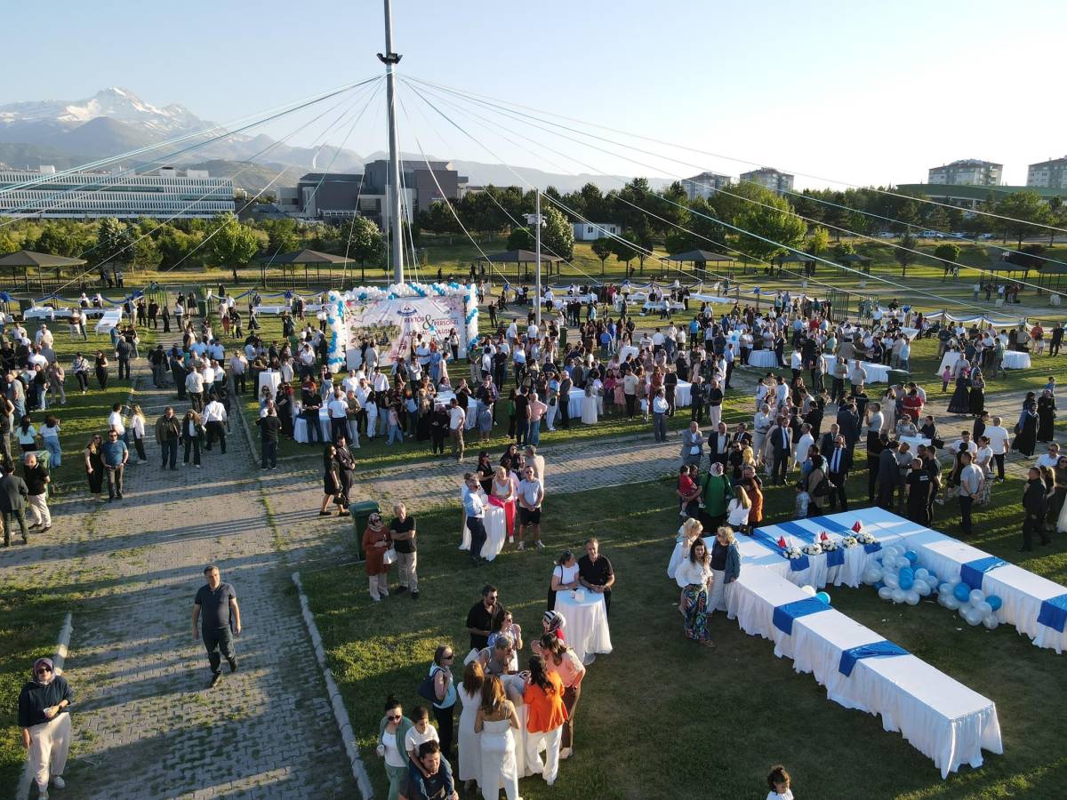 ALTUN, AKADEMİK VE İDARİ PERSONEL İLE BULUŞTU