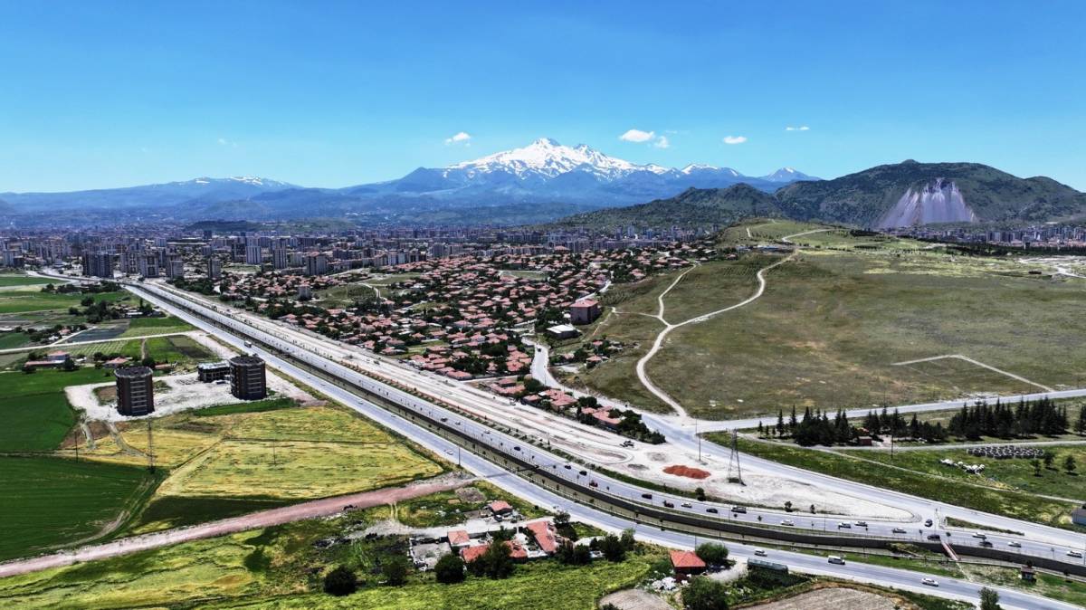 ÇOLAKBAYRAKDAR: “HER YENİ PARK, ŞEHRİMİZE KAZANDIRILAN YENİ BİR NEFESTİR”