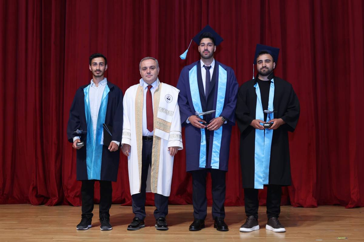 ERÜ HAVACILIK VE UZAY BİLİMLERİ FAKÜLTESİ’NDE MEZUNİYET SEVİNCİ
