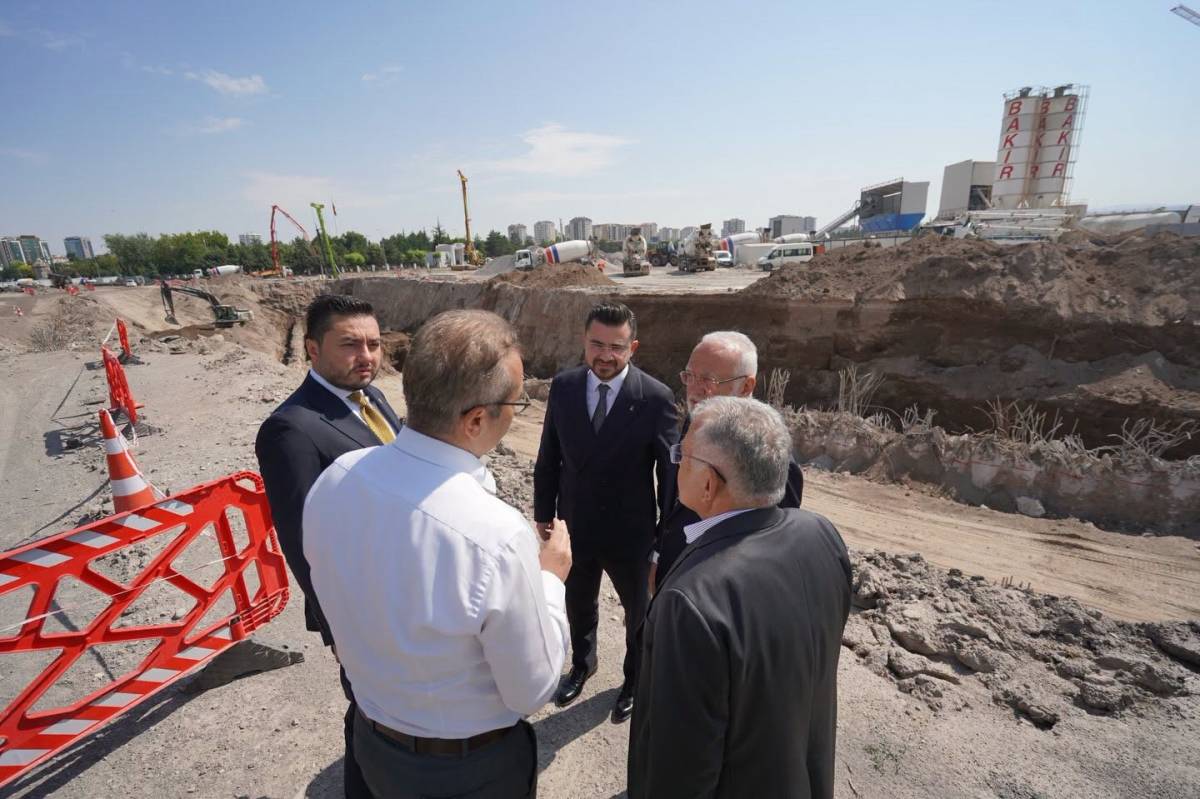 BÜYÜKKILIÇ VE ELİTAŞ, KARTAL KATLI KAVŞAĞI'NDAKİ ÇALIŞMALARI YERİNDE İNCELEDİ