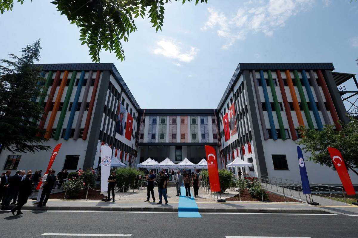 KADİR HAS MERKEZ KÜTÜPHANESİ'NİN AÇILIŞI YAPILDI