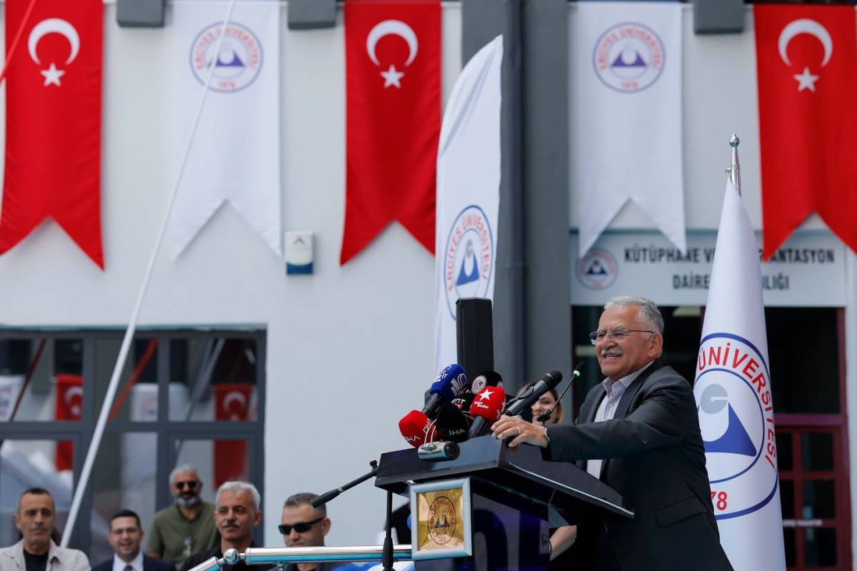 KADİR HAS MERKEZ KÜTÜPHANESİ'NİN AÇILIŞI YAPILDI