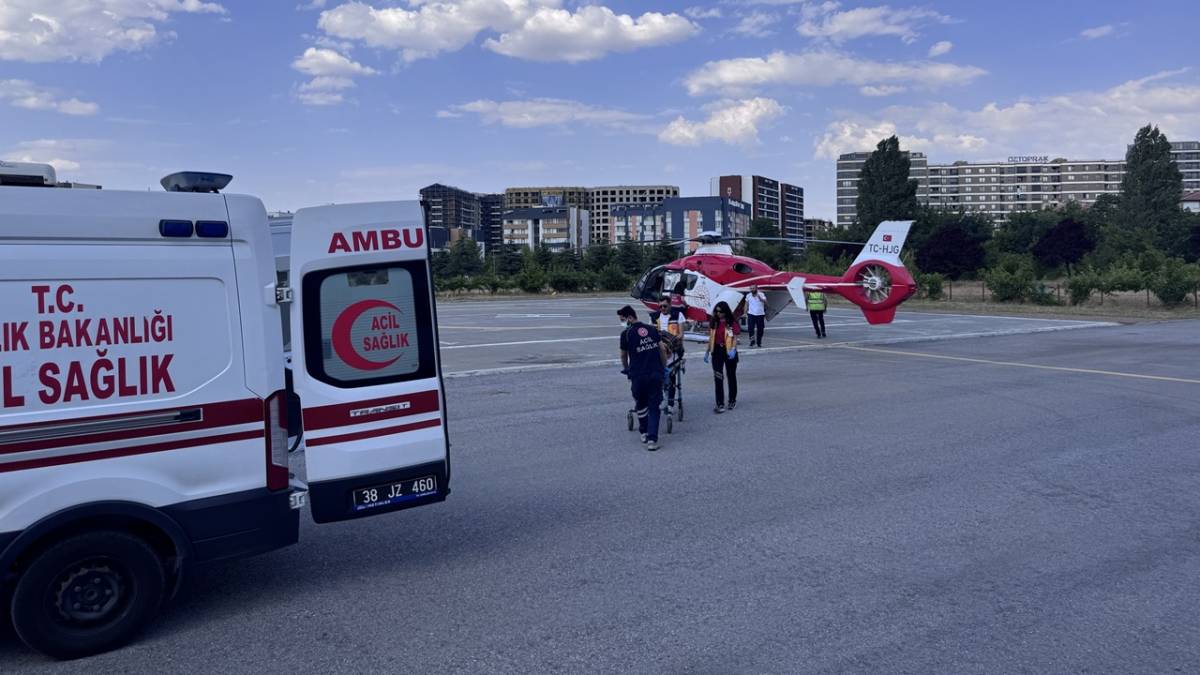 AMBULANS HELİKOPTER BEYİN KANAMASI GEÇİREN HASTA İÇİN HAVALANDI