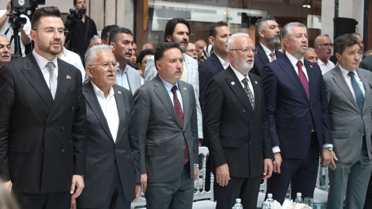 KUMSMALL AVM'DE 24 YENİ MAĞAZA AÇILDI
