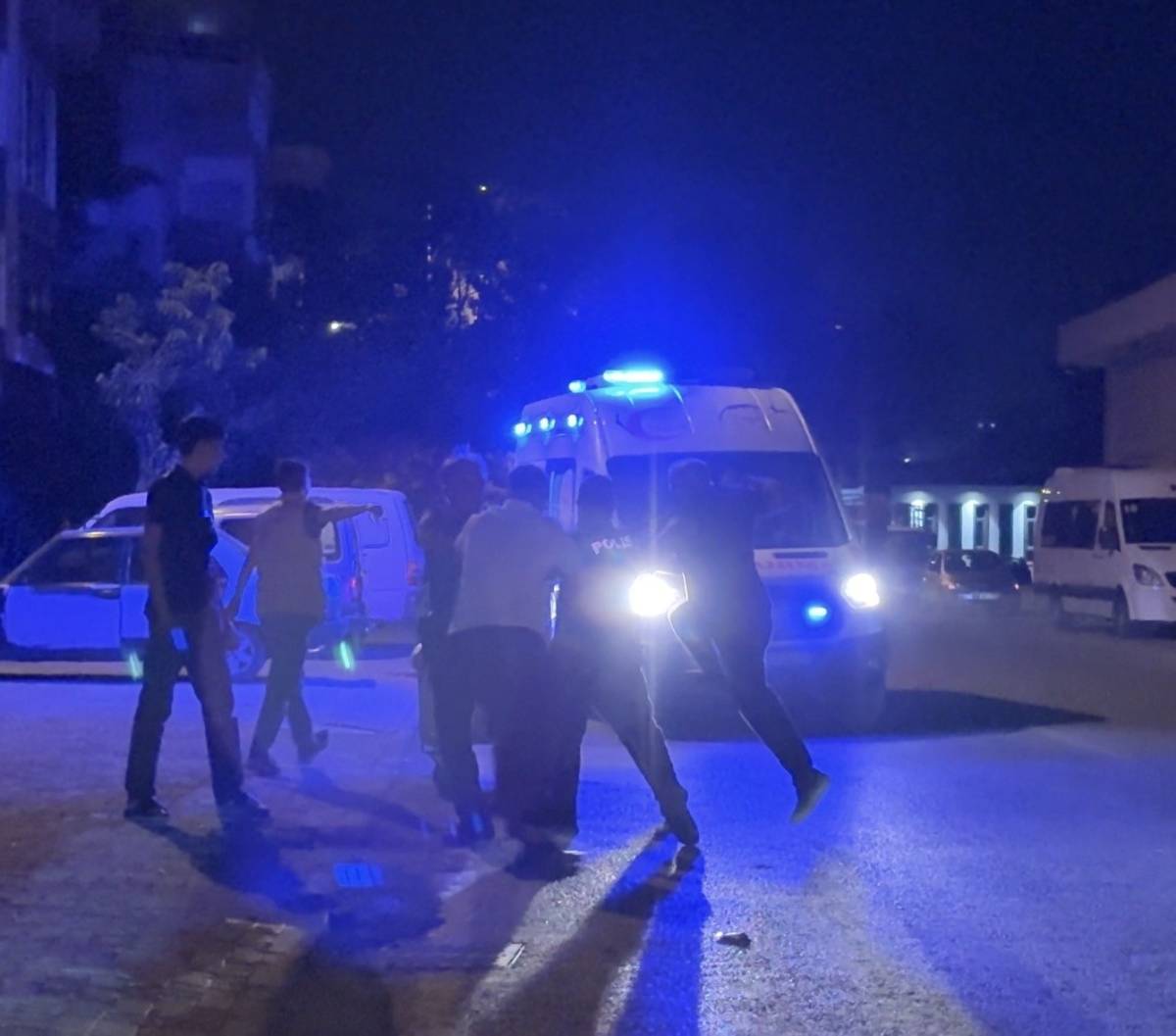 ÇOCUKLAR ARASINDA BIÇAKLI KAVGA