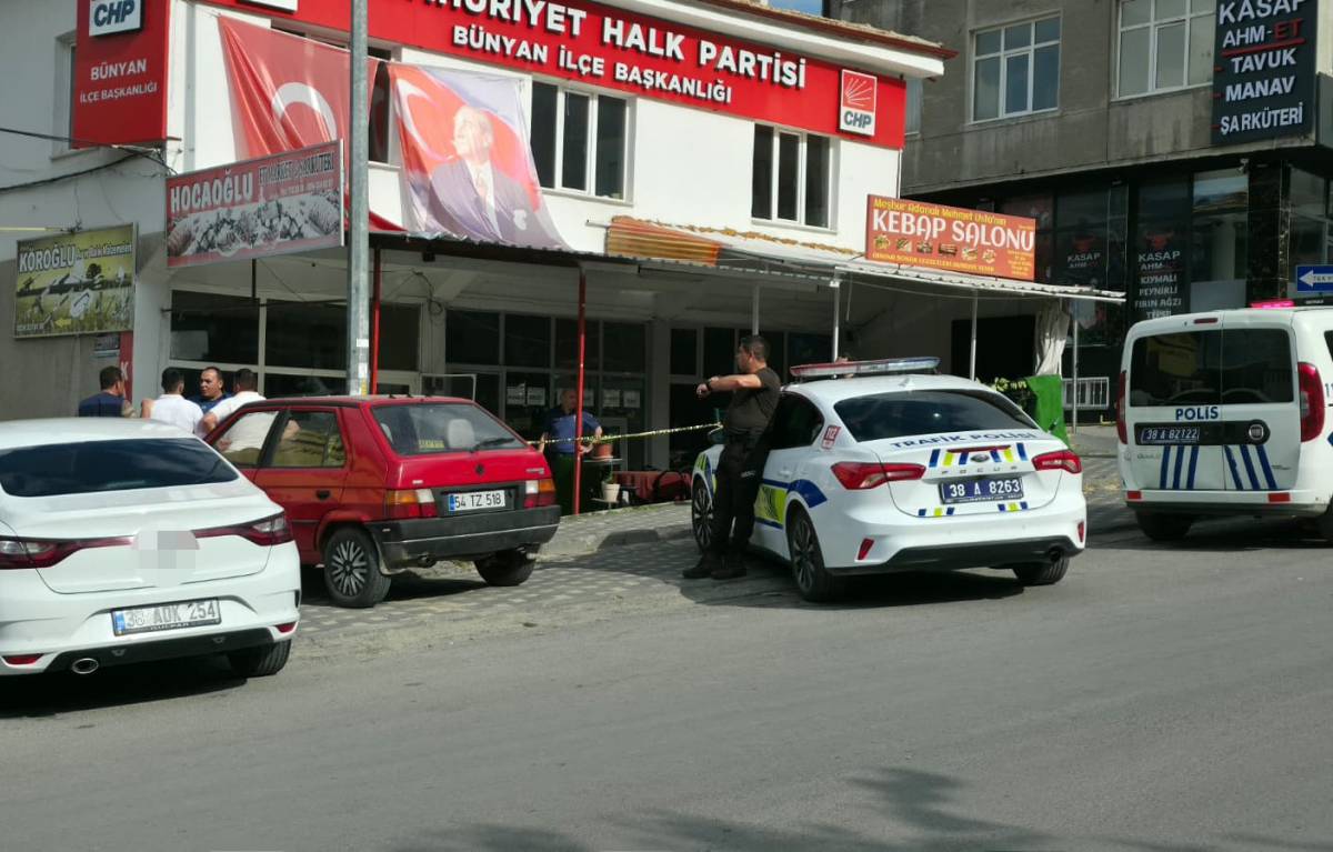 ESNAF TARTIŞMASI KANLI BİTTİ: 1 AĞIR YARALI