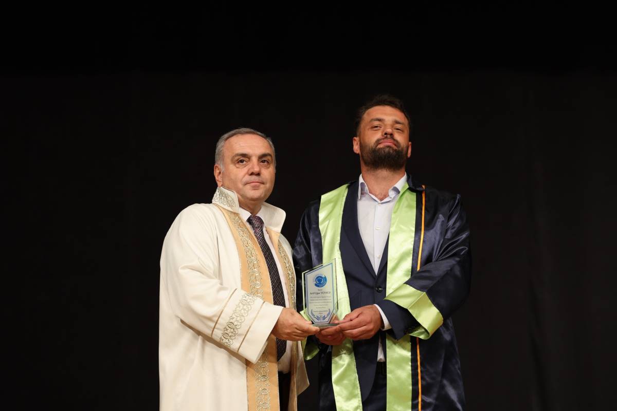 ERÜ ZİRAAT FAKÜLTESİ’NDE 15. DÖNEM MEZUNİYET SEVİNCİ