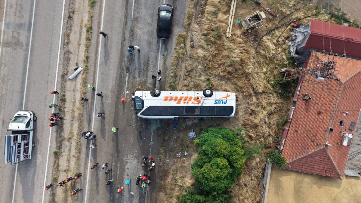 OTOBÜS KAZASINDA ÖLEN YOLCU VE YARALILARIN KİMLİKLERİ BELLİ OLDU