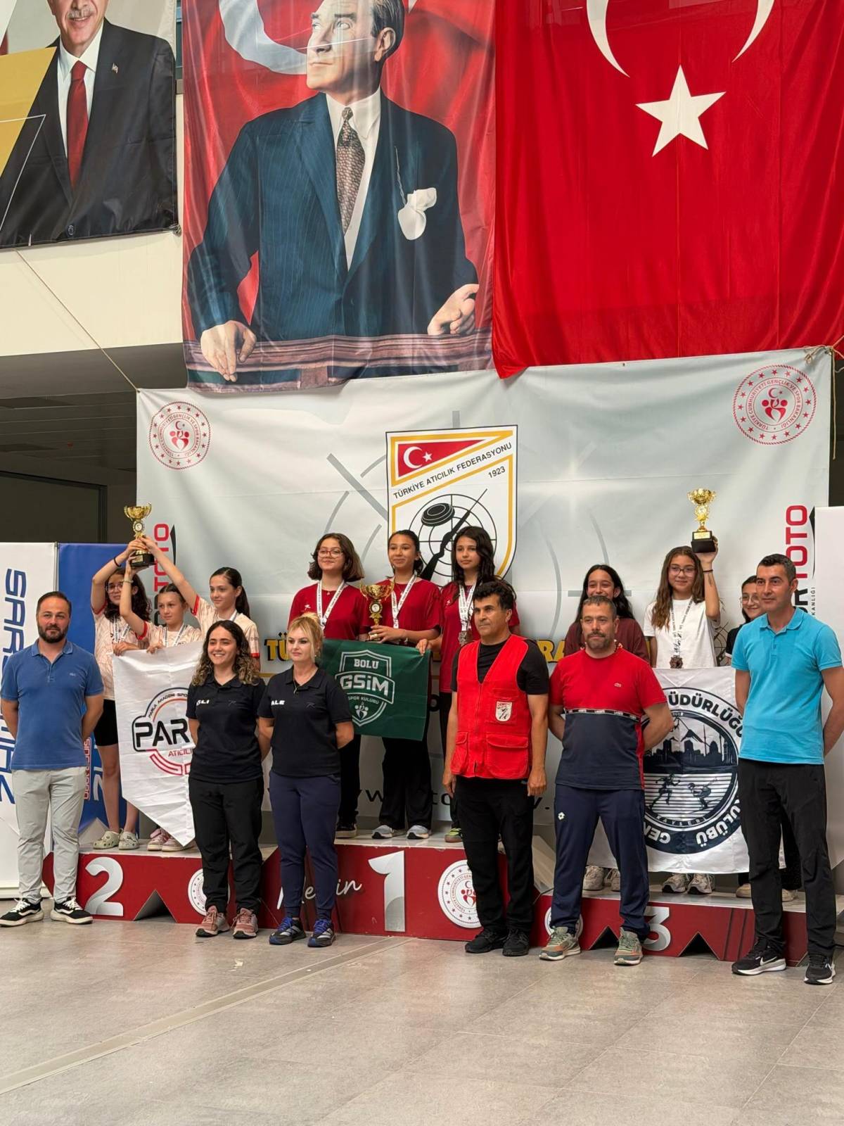 KAYSERİLİ NİŞANCILARDAN ÇİFTE TAKIM BAŞARISI