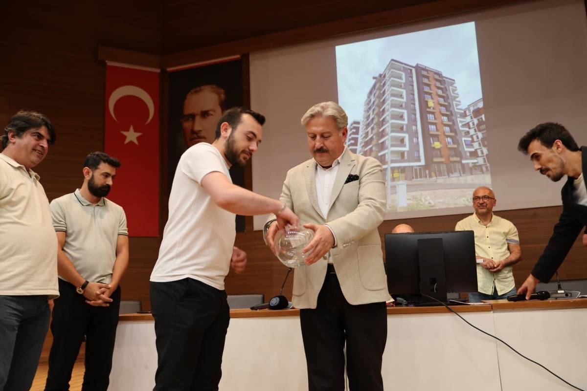BATTALGAZİ’DEKİ HAK SAHİPLERİ YENİ EVLERİNE KAVUŞTU