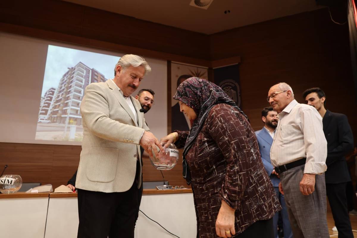 BATTALGAZİ’DEKİ HAK SAHİPLERİ YENİ EVLERİNE KAVUŞTU