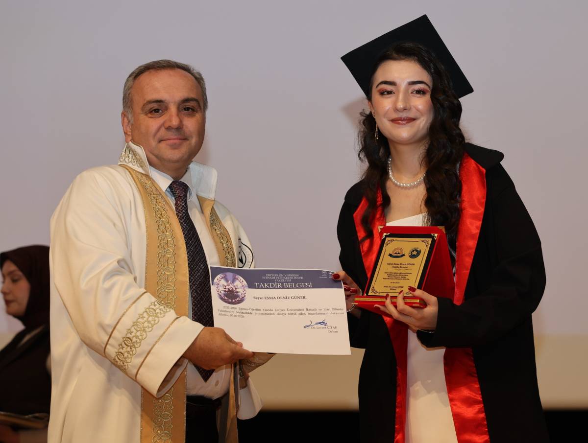 ERÜ İİBF 44. DÖNEM MEZUNLARINI VERDİ