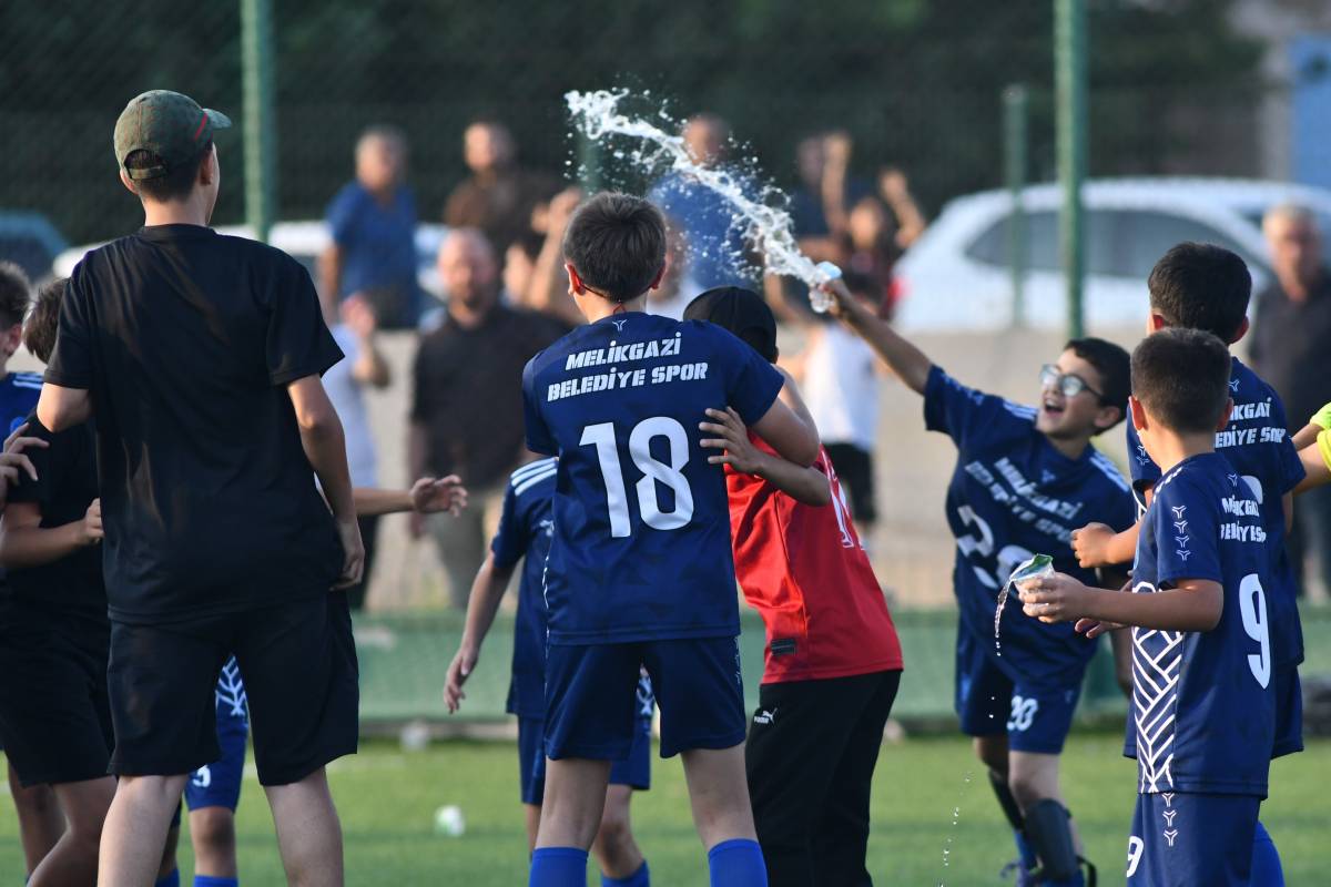 ŞAMPİYON MELİKGAZİ BELEDİYESPOR OLDU