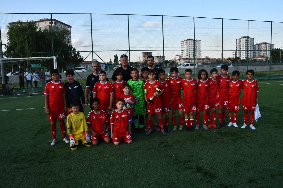 ŞAMPİYON MELİKGAZİ BELEDİYESPOR OLDU