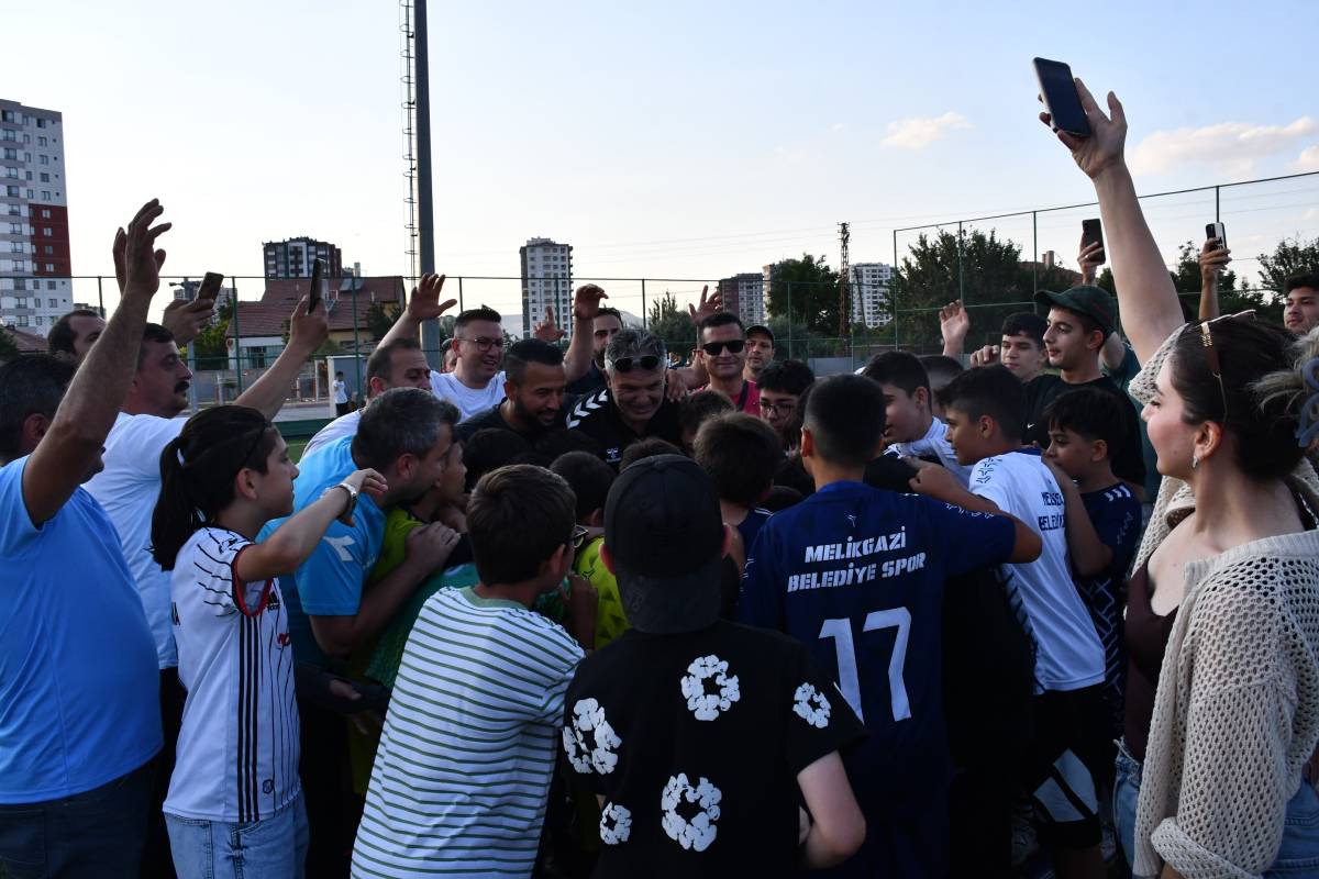 ŞAMPİYON MELİKGAZİ BELEDİYESPOR OLDU