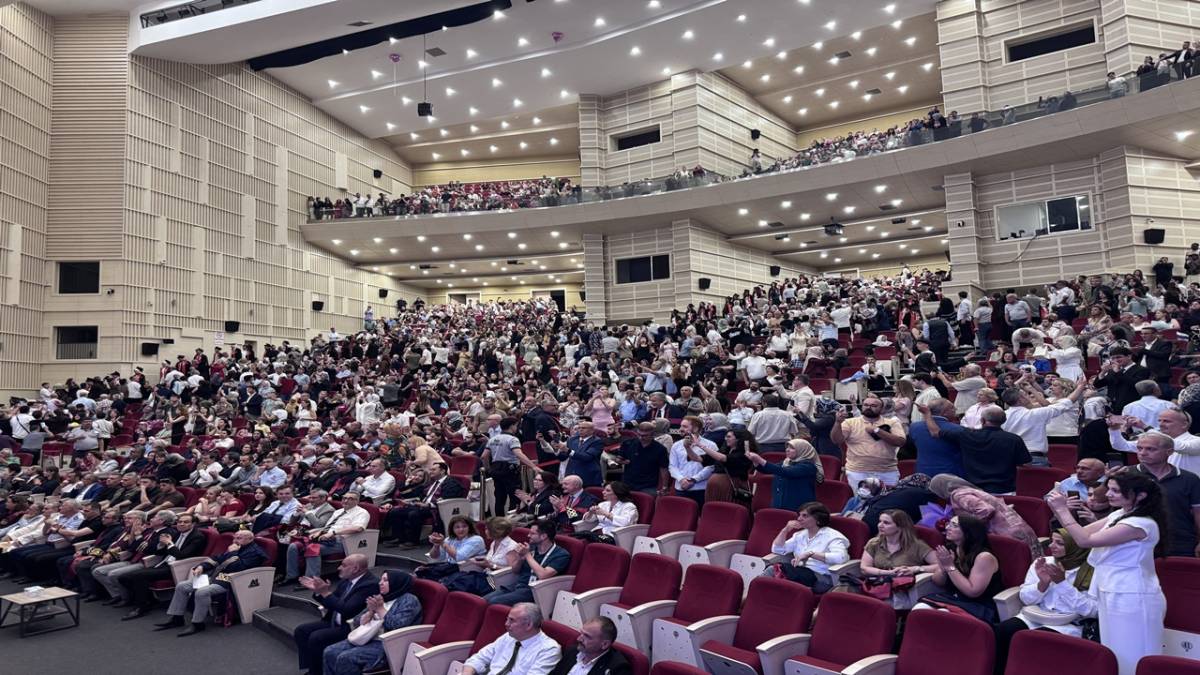ERÜ TIP FAKÜLTESİ 52. DÖNEM MEZUNLARINI VERDİ