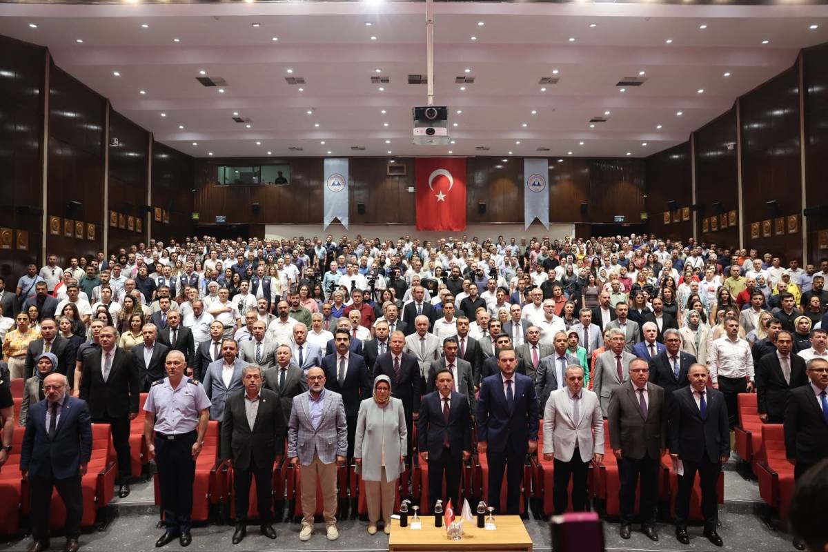 KAYSERİ BÜYÜKŞEHİR’E TEŞEKKÜR PLAKETİ
