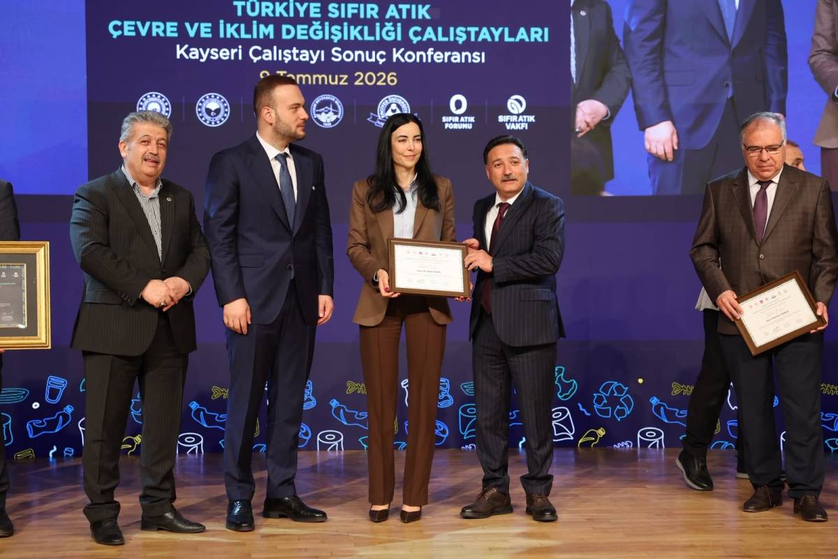 KAYSERİ BÜYÜKŞEHİR’E TEŞEKKÜR PLAKETİ