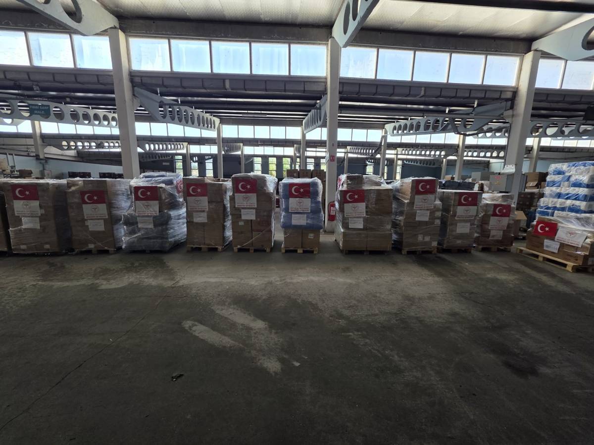 VENEZUELA'YA 16,4 TON İNSANİ YARDIM MALZEMESİ