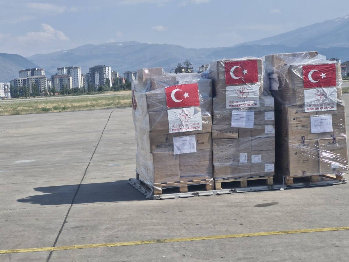 VENEZUELA'YA 16,4 TON İNSANİ YARDIM MALZEMESİ