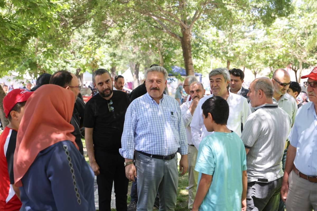 PİLAV ETKİNLİĞİ GÖNÜLLERİ BİR ARAYA GETİRDİ