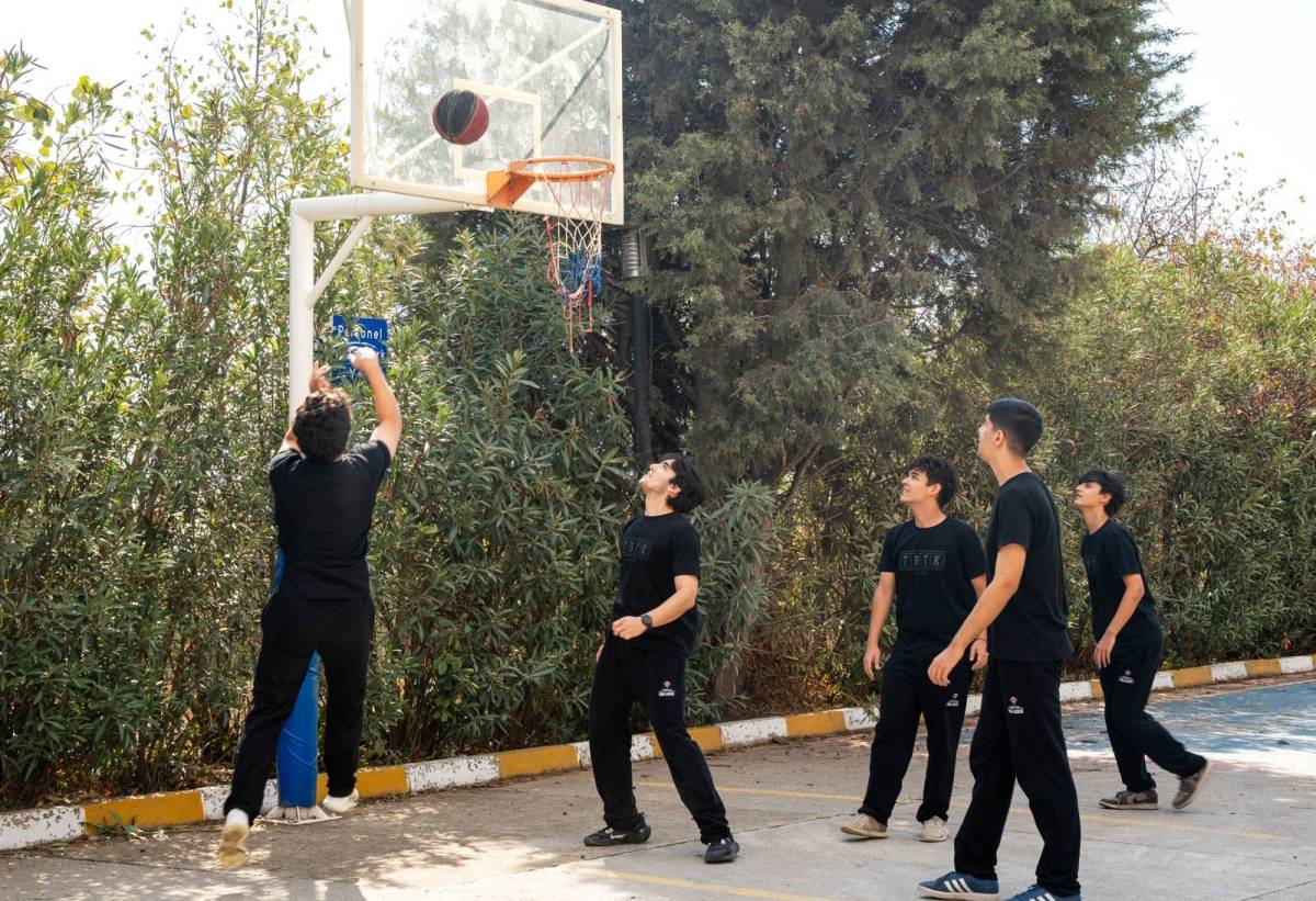 TÜBİTAK FEN LİSESİ GELECEĞİN BİLİM İNSANLARINI ARIYOR