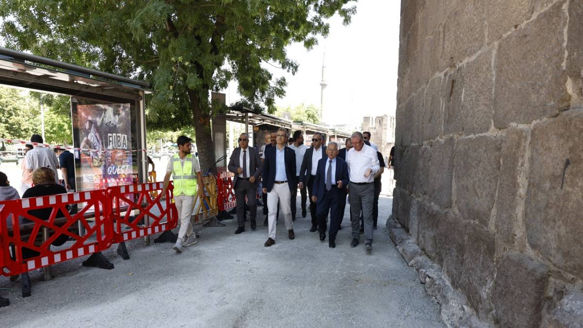 BÜYÜKKILIÇ'TAN CUMHURİYET MEYDANI'NDAKİ BÜYÜK DÖNÜŞÜME YAKIN TAKİP