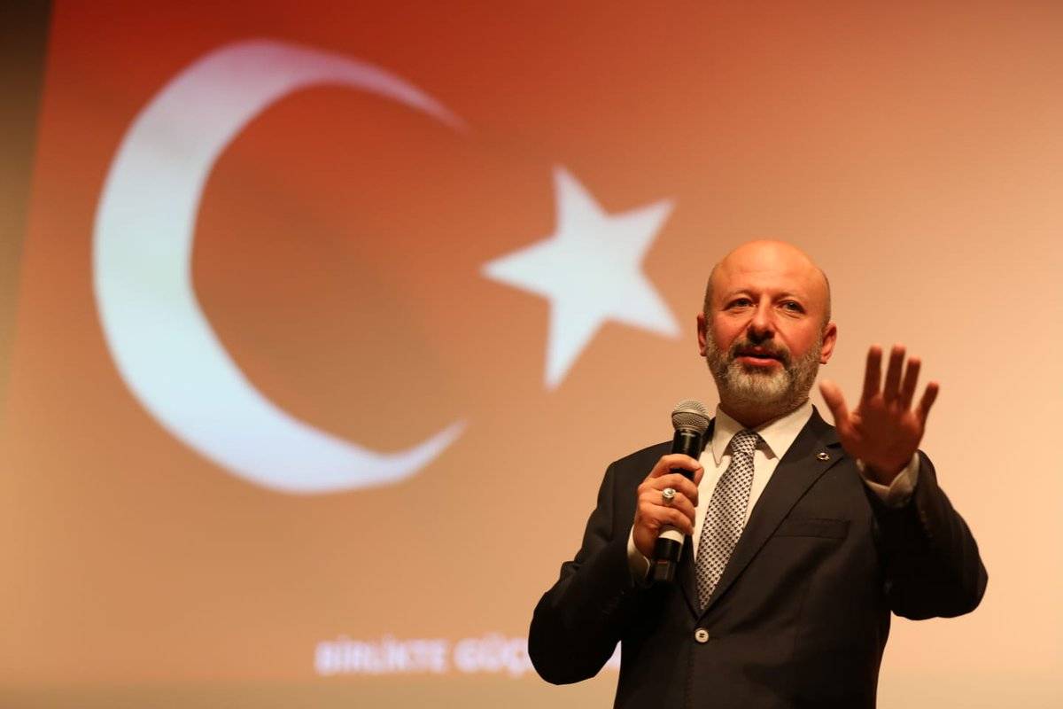 “15 TEMMUZ, DİRİLİŞİN VE DİRENİŞİN ADIDIR”