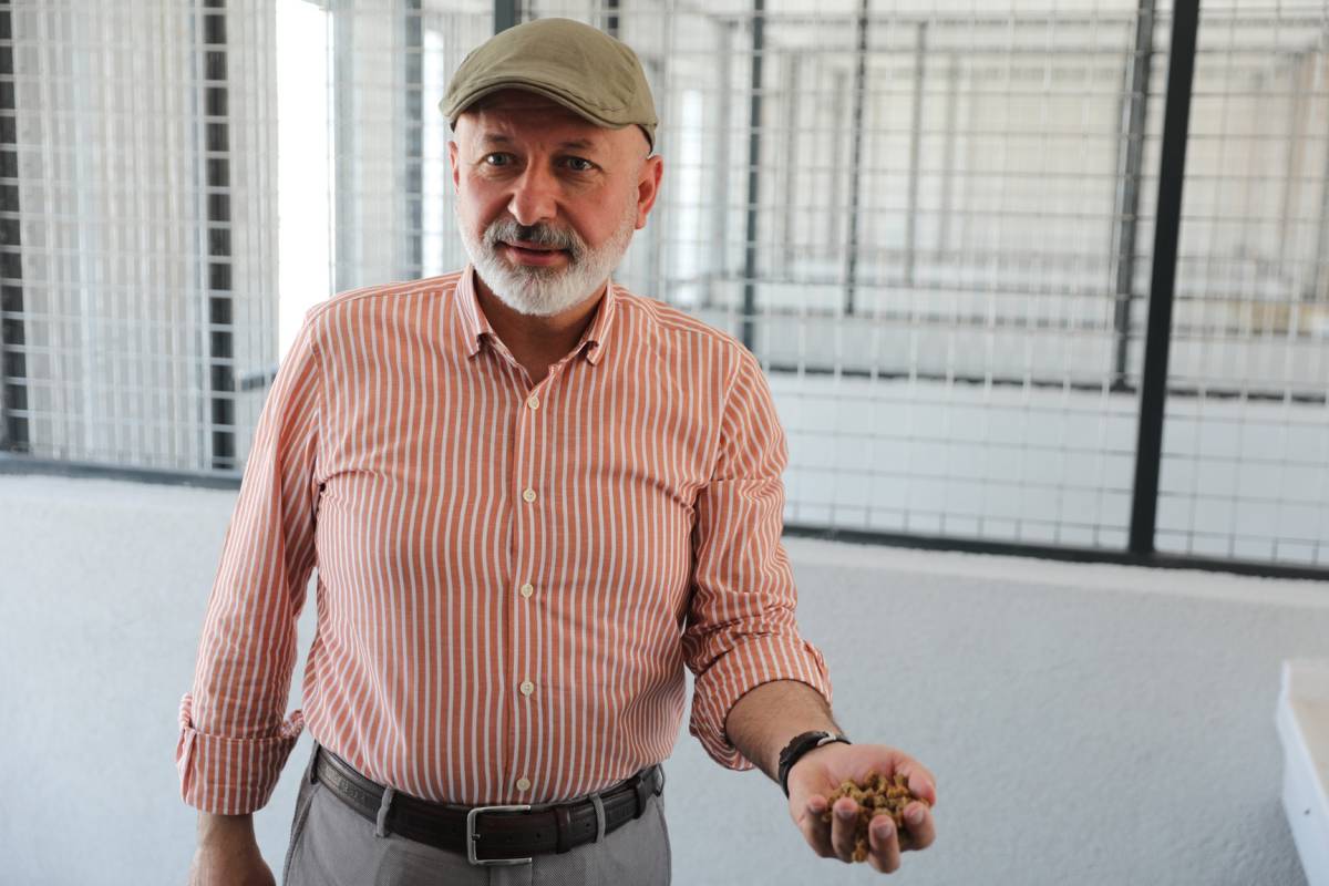 ÇOLAKBAYRAKDAR: TÜRKİYE'YE ÖRNEK İLK ÜRETİM MERKEZİ