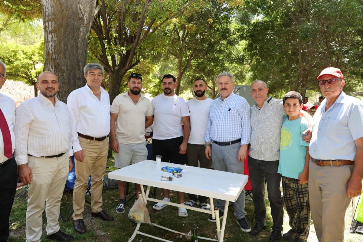 PİLAV ETKİNLİĞİ GÖNÜLLERİ BİR ARAYA GETİRDİ