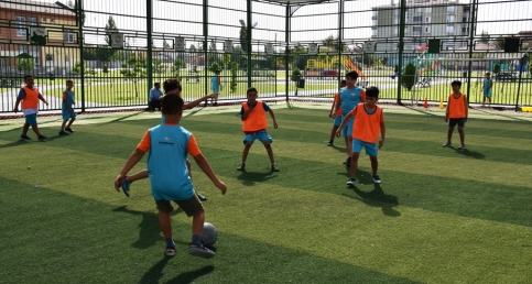 KOCASİNAN’NIN YAZ SPOR KURSLARI, 4 BİN KİŞİYE DOKUNDU
